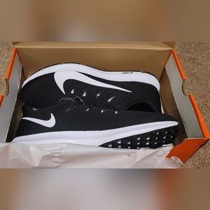 Men Size 15 Nike Quest 2